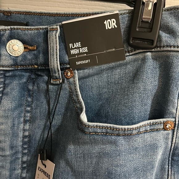 Express High Rise Flare Jeans - Picture 3 of 5